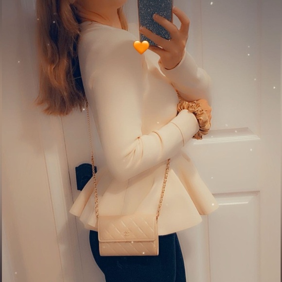 Rare Chanel pearl wallet on chain ✨ - Picture 11 of 12